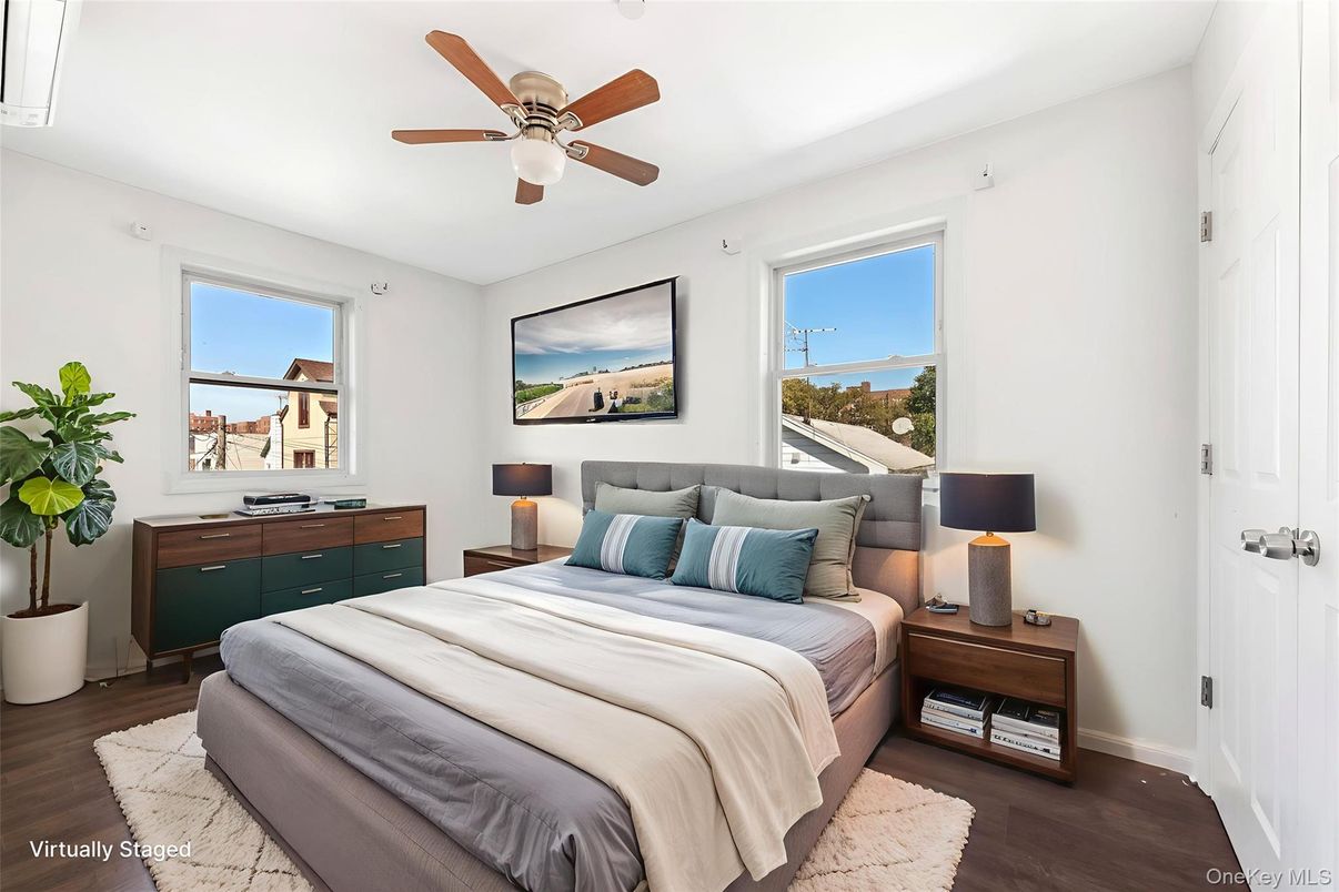 Bedroom, Interior, Water, Wood Texture Flooring