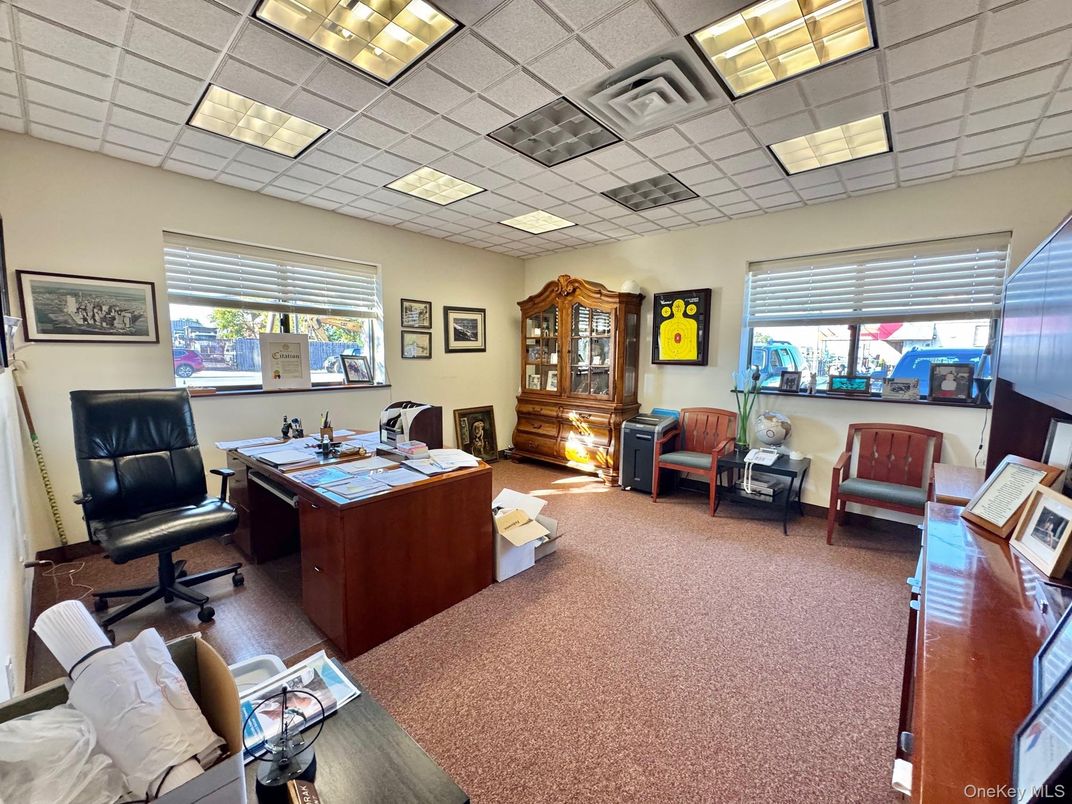Home Office, Interior