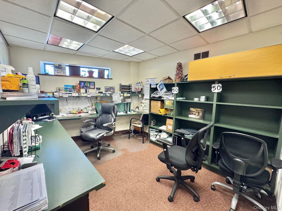 Home Office, Interior
