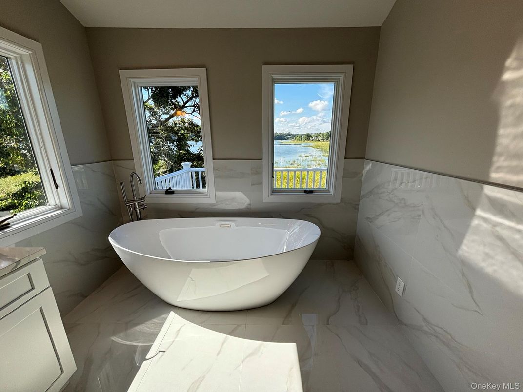 Bathroom, Free Standing Baths, Interior, Marble, Marble Walls