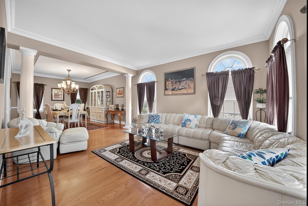 Chandelier, Dining room, Interior, Living room, Wood Texture Flooring