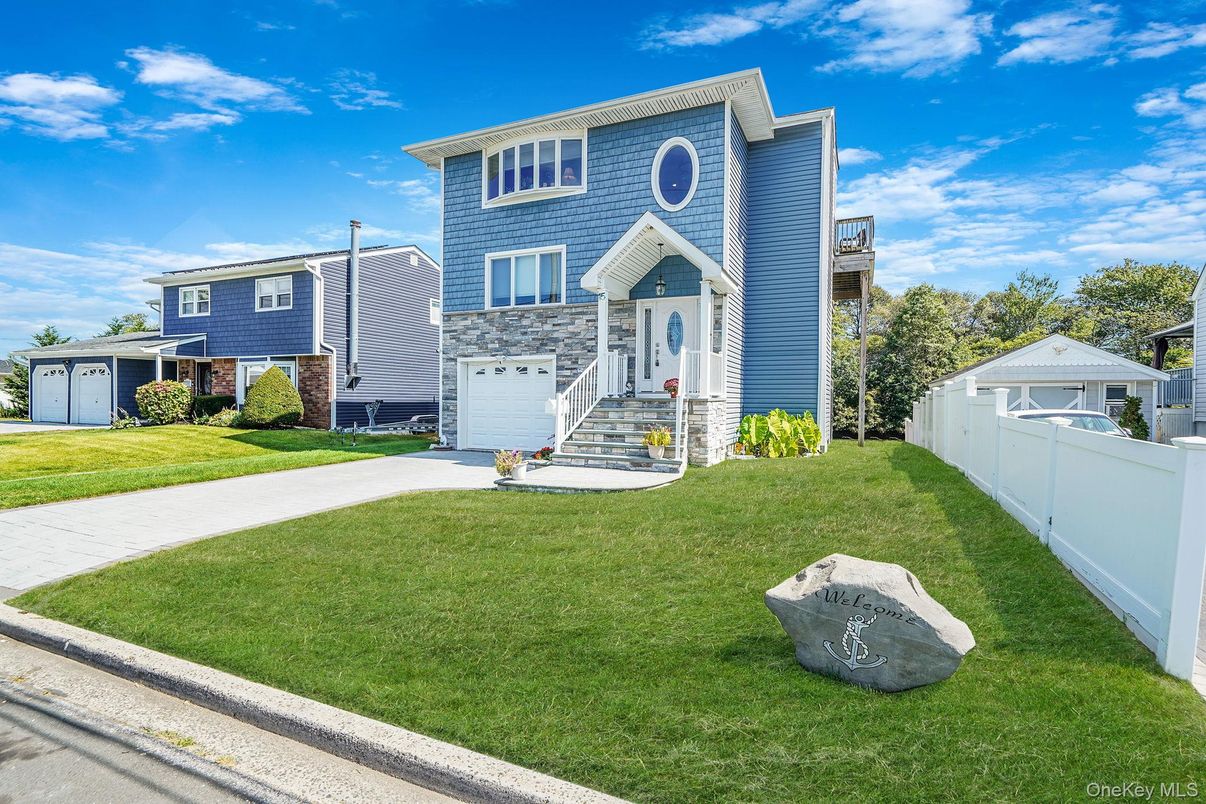 Attached, Backyard, Exterior, Facade, Georgian