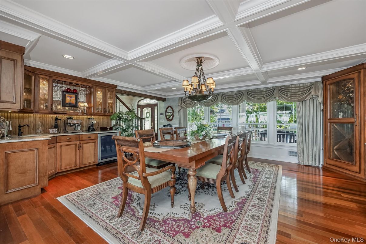 Chandelier, Dining room, Interior, Kitchen, Recessed Lighting, Wood Texture Flooring