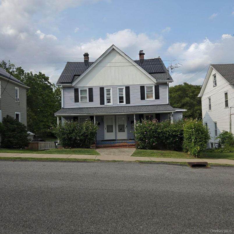 Exterior, Facade, Solar Panels, Farmhouse