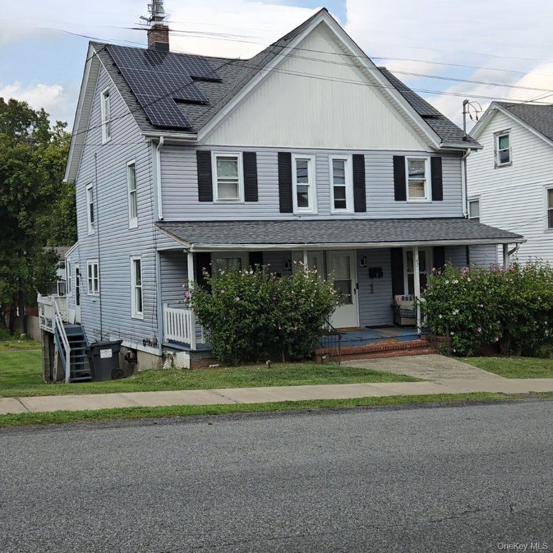 Exterior, Facade, Solar Panels, Farmhouse