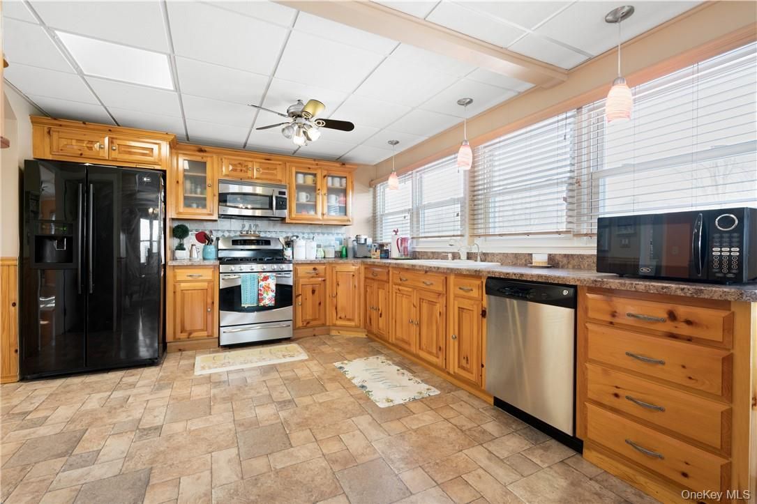 Interior, Kitchen, Pendant Lights, Stainless Steel Appliances