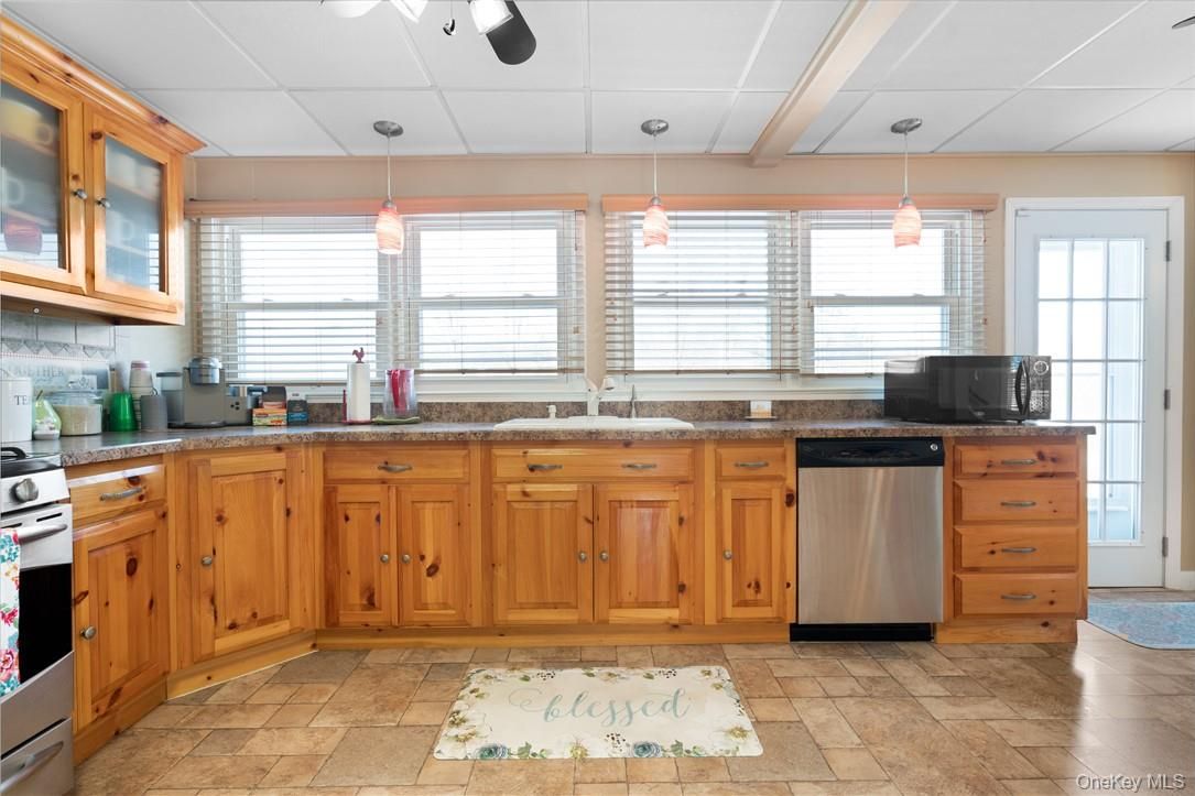 Interior, Kitchen, Pendant Lights, Stainless Steel Appliances