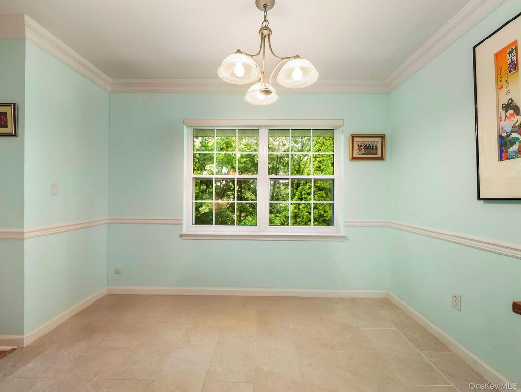 Empty room, Interior, Pendant Lights