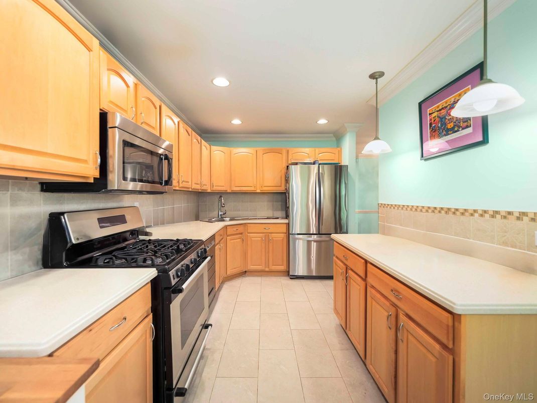 Interior, Kitchen, Pendant Lights, Recessed Lighting, Stainless Steel Appliances