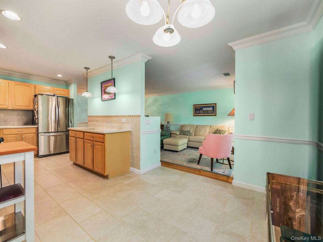 Interior, Kitchen, Living room, Pendant Lights, Recessed Lighting, Stainless Steel Appliances