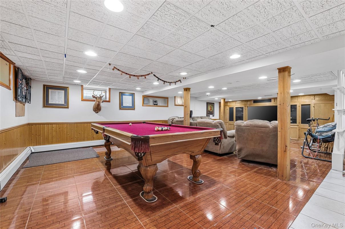 Billiard Table, Game Room, Interior, Recessed Lighting