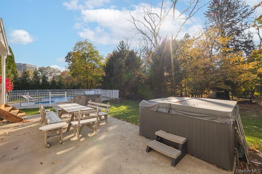 Exterior, Hot Tub