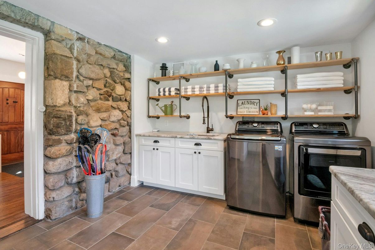 Interior, Recessed Lighting, Stone Walls, Washer