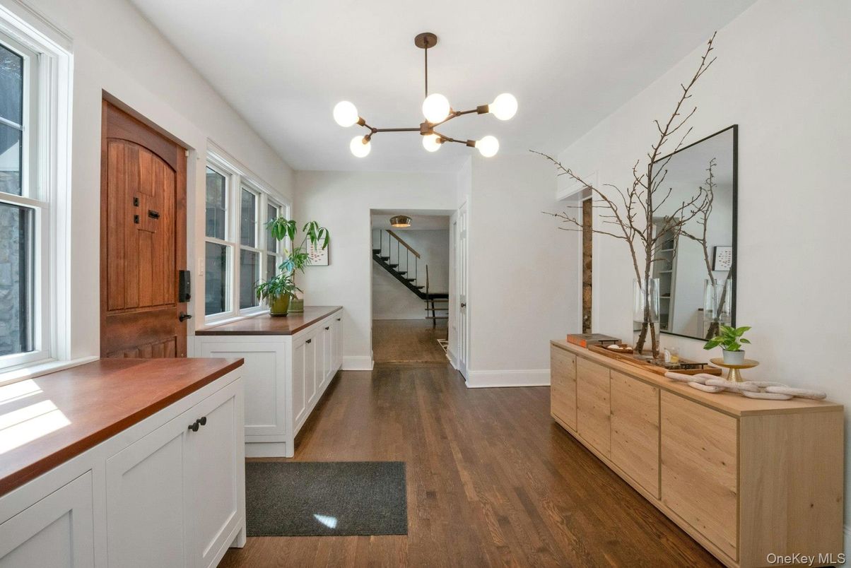 Interior, Pendant Lights, Wood Texture Flooring