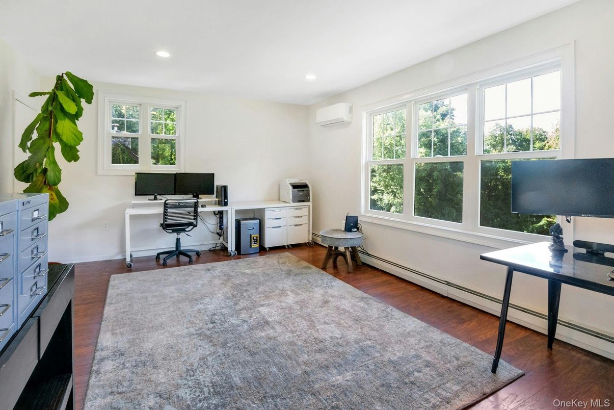 Home Office, Interior, Recessed Lighting, Wood Texture Flooring