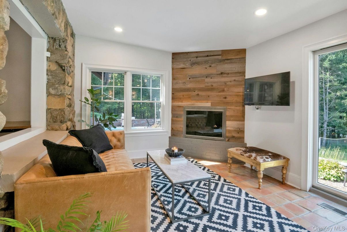 Interior, Living room, Recessed Lighting, Stone Walls, Wooden Walls