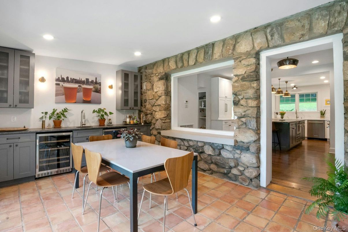 Dining room, Interior, Kitchen, Pendant Lights, Recessed Lighting, Stone Walls