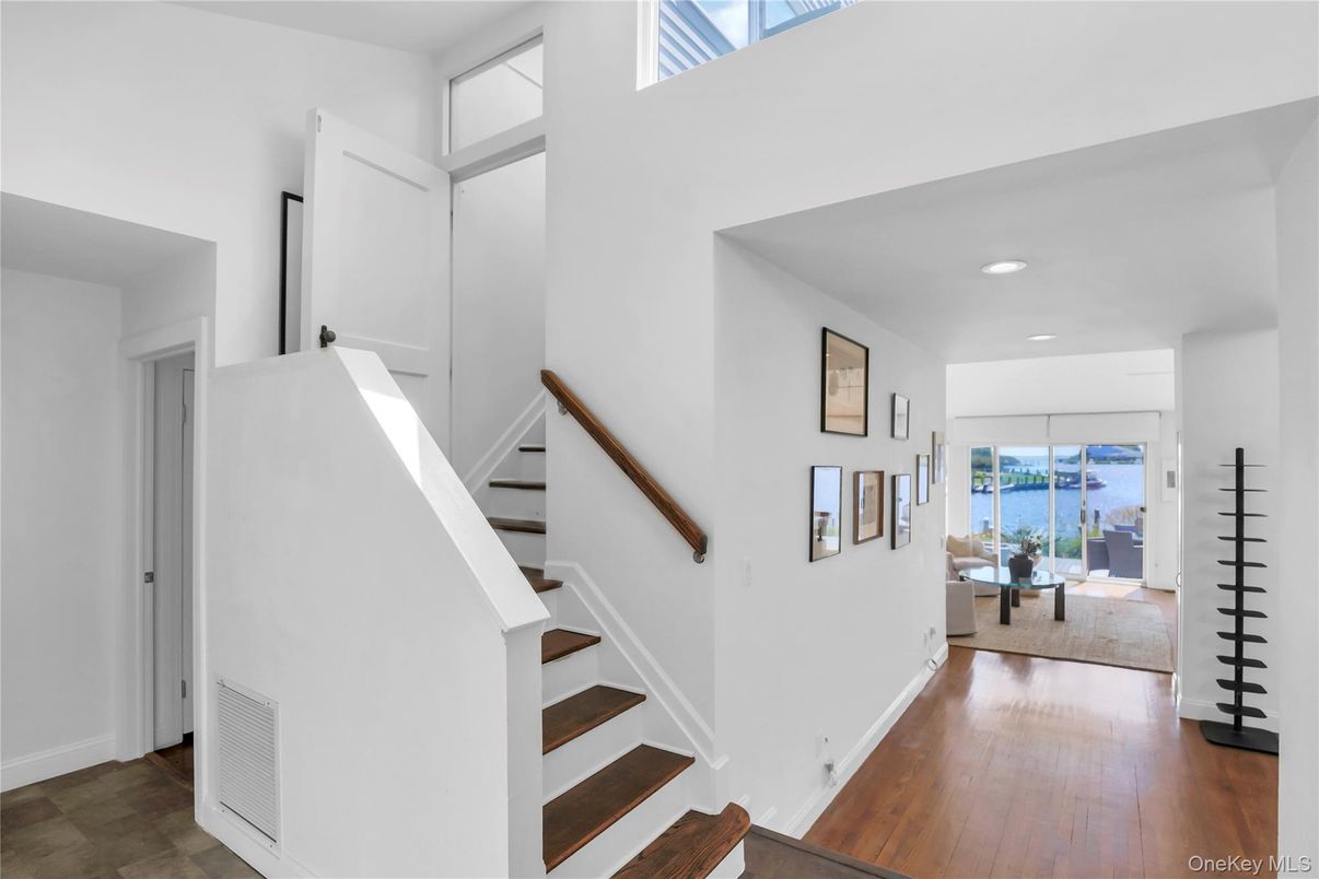 Interior, Recessed Lighting, Water, Wood Texture Flooring