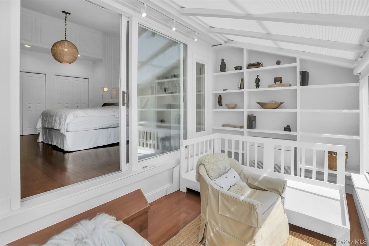 Bedroom, Interior, Pendant Lights, Recessed Lighting, Wood Texture Flooring