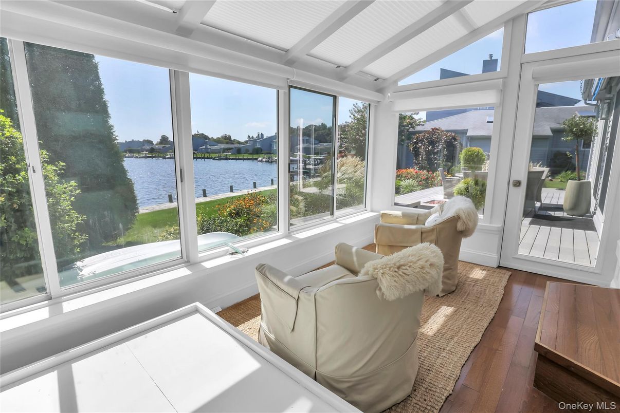 Interior, Sun Room, Water, Wood Texture Flooring