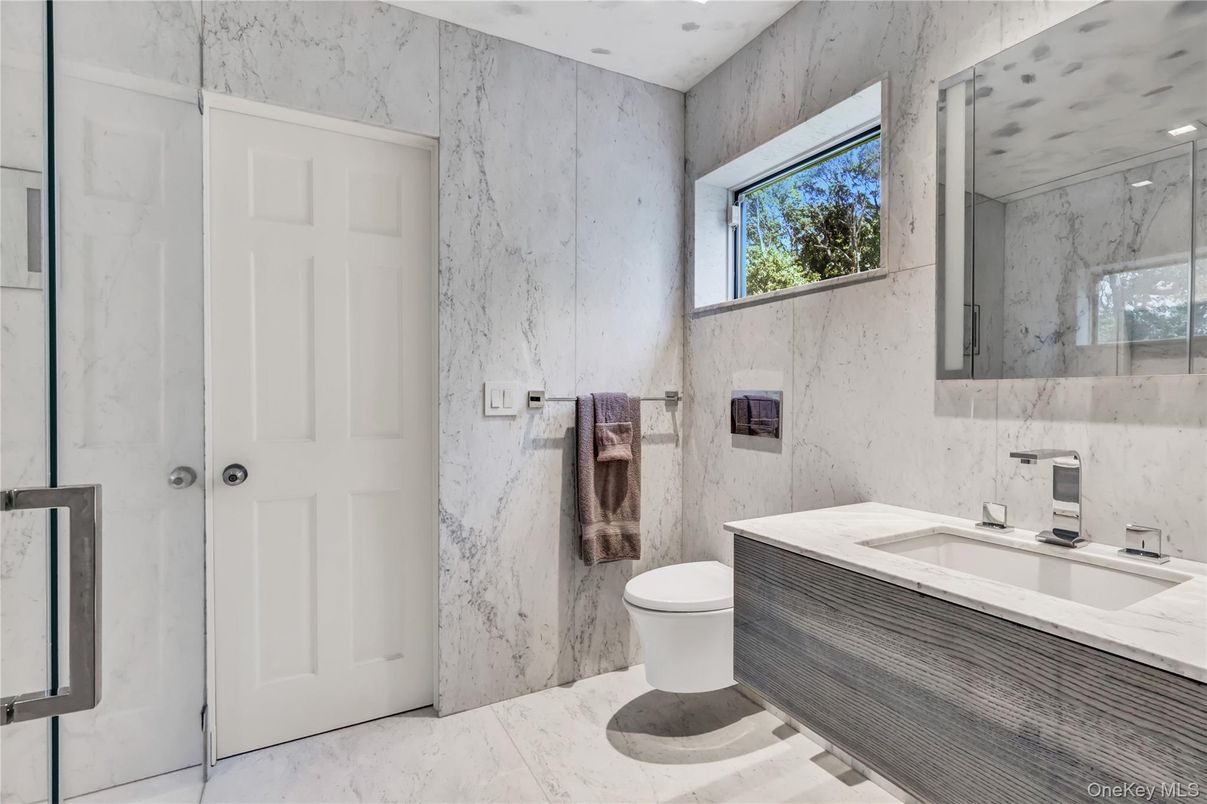 Bathroom, Interior, Marble, Marble Walls, Recessed Lighting