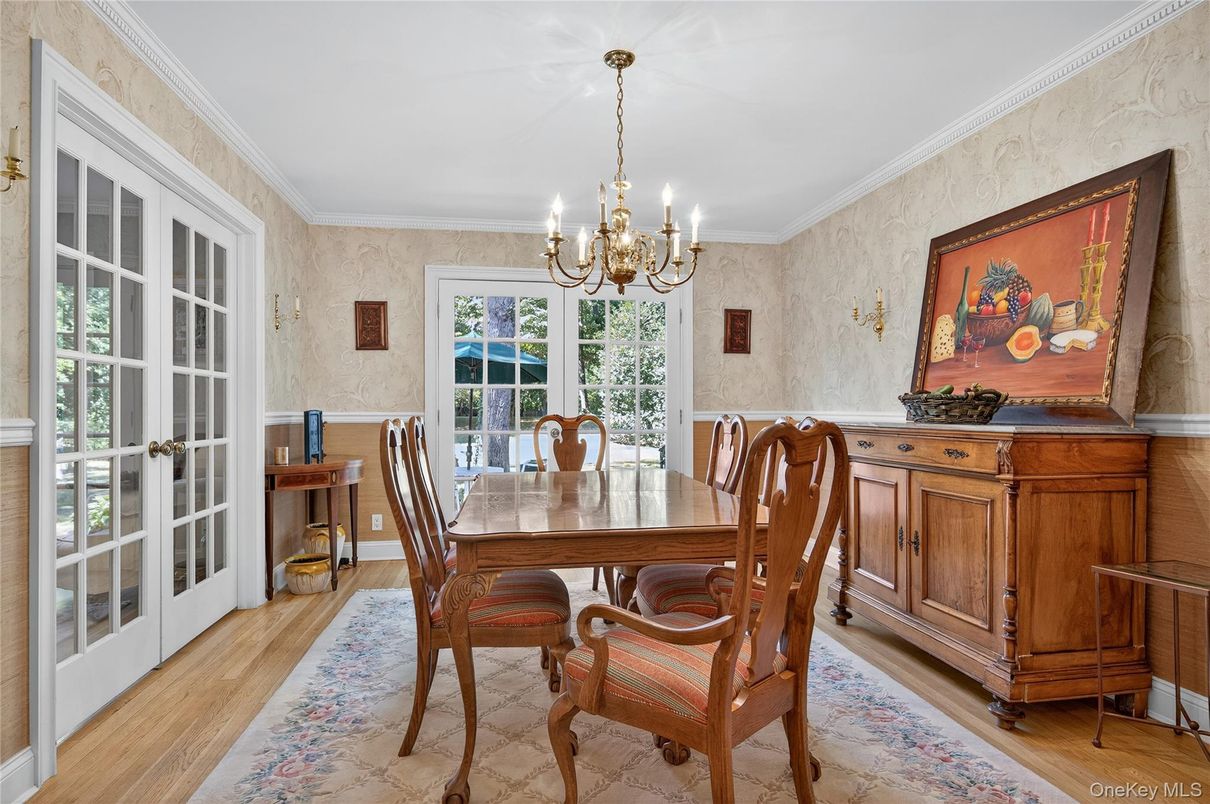 Chandelier, Dining room, Interior, Wood Texture Flooring