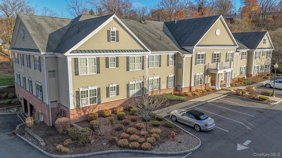 Exterior, Facade, Queen Anne Victorian