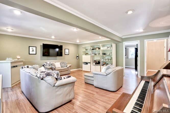 Interior, Living room, Piano, Recessed Lighting, Wood Texture Flooring