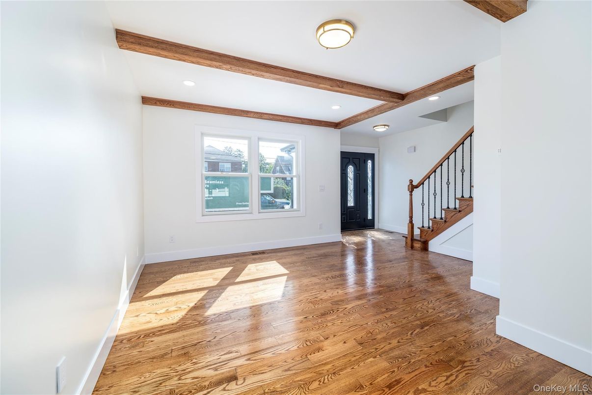 Empty room, Interior, Recessed Lighting, Wooden Beams, Wood Texture Flooring
