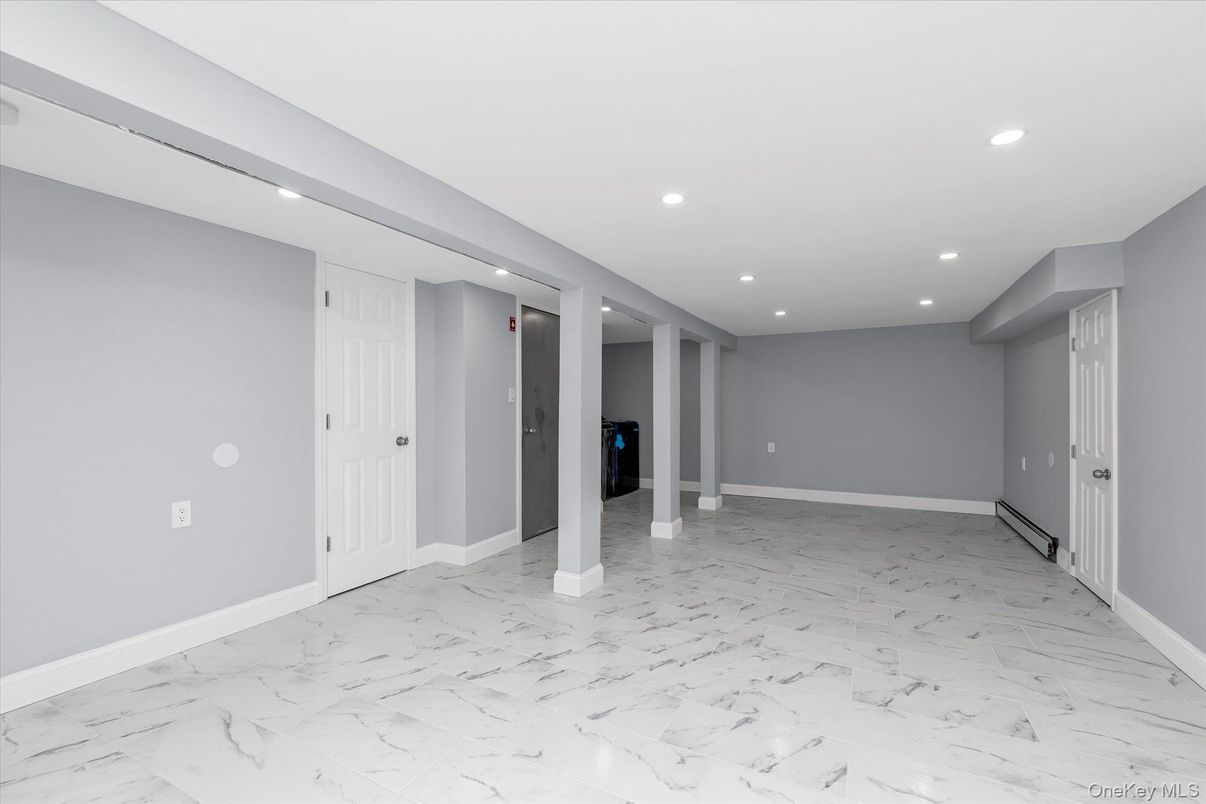 Empty room, Interior, Marble, Recessed Lighting
