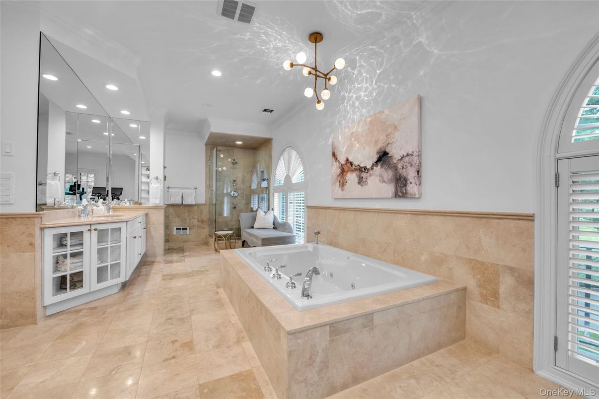 Bathroom, Glass Shower, Interior, Pendant Lights, Recessed Lighting
