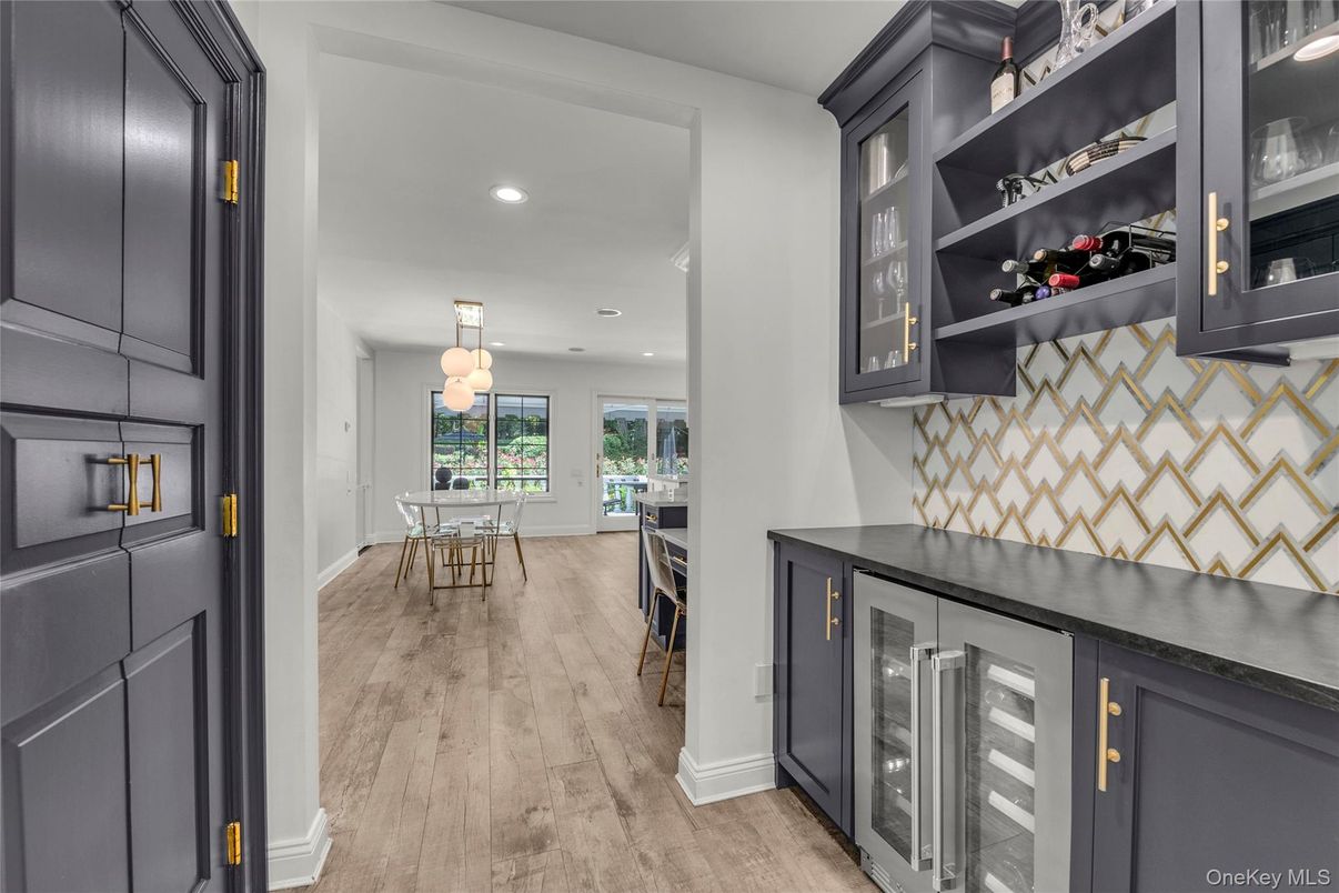 Dining room, Interior, Kitchen, Pendant Lights, Recessed Lighting, Wood Texture Flooring