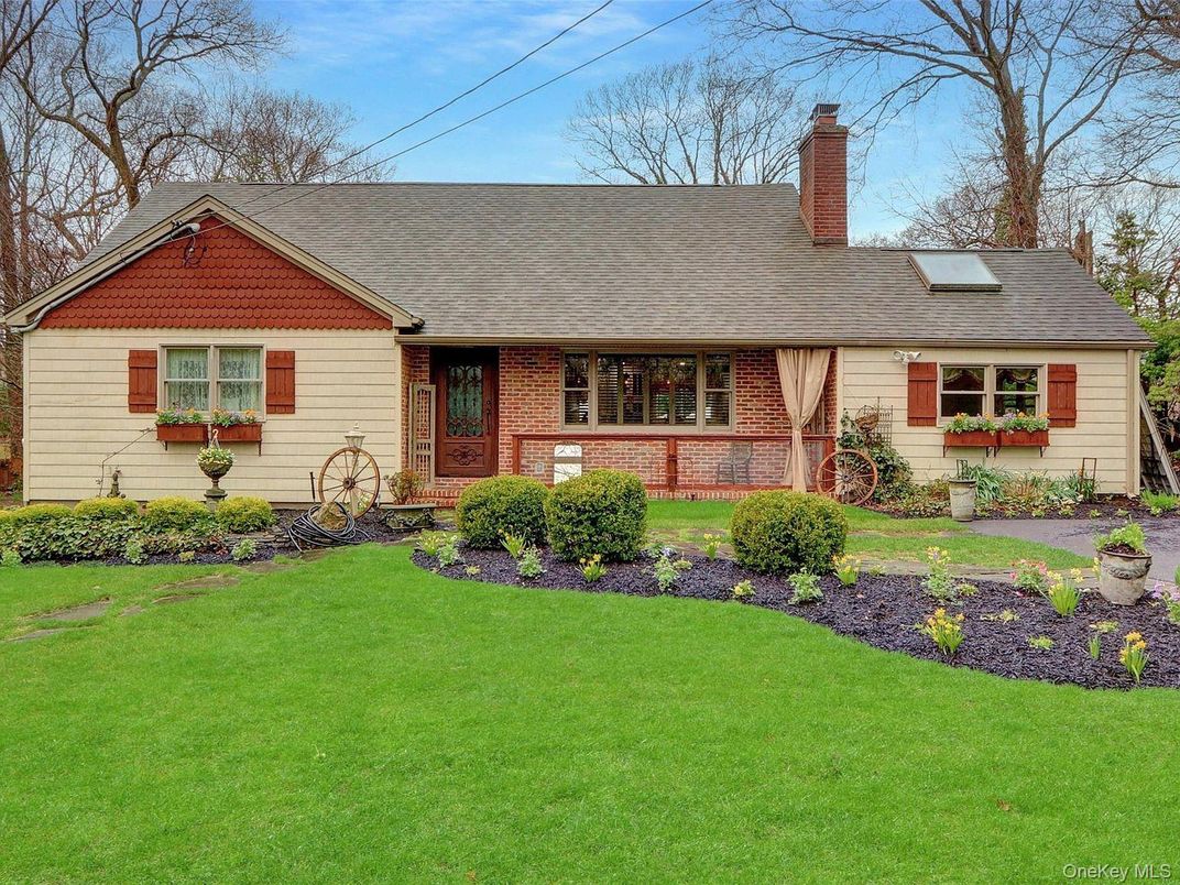 Exterior, Facade, Brick Facade, Cape Cod