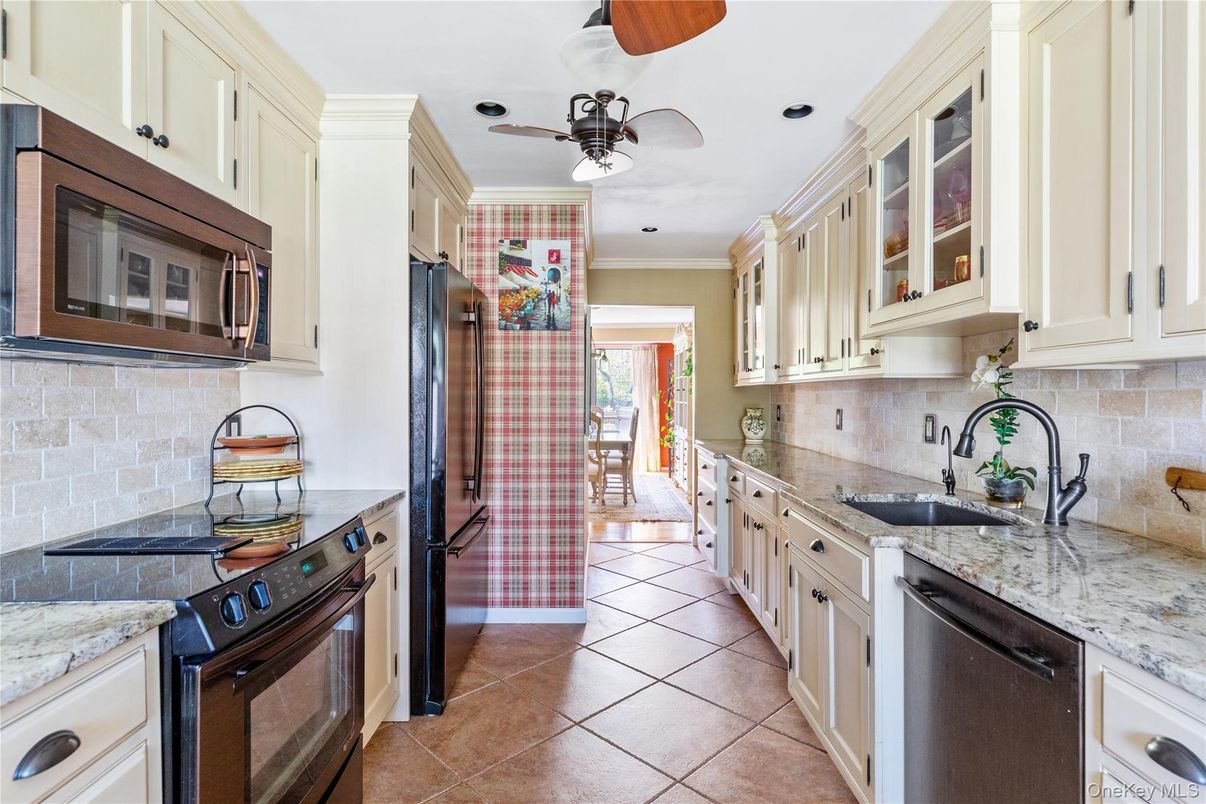 Interior, Kitchen, Recessed Lighting