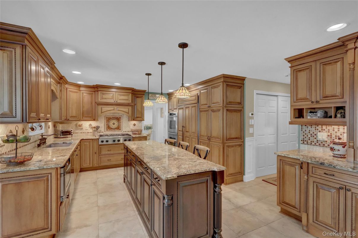 Interior, Kitchen, Pendant Lights, Recessed Lighting, Stainless Steel Appliances