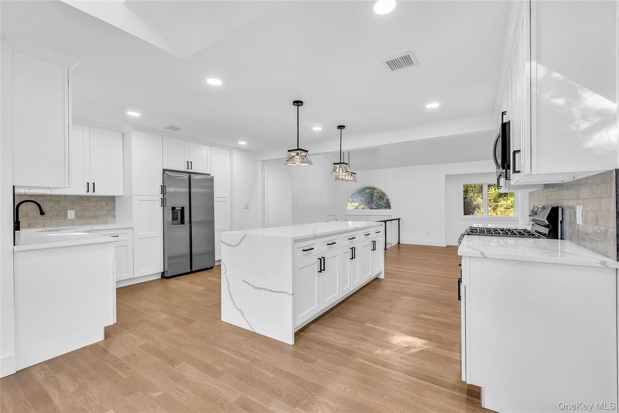 Interior, Kitchen, Pendant Lights, Recessed Lighting, Wood Texture Flooring