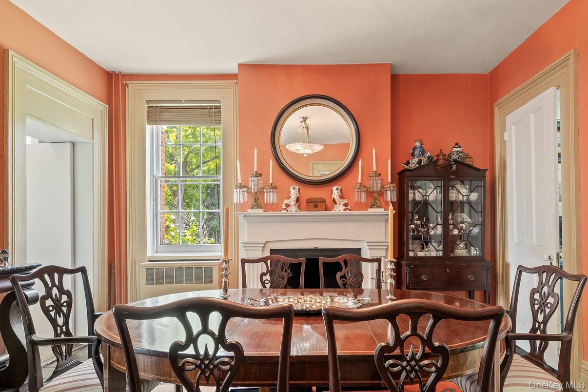 Dining room, Fireplace, Interior