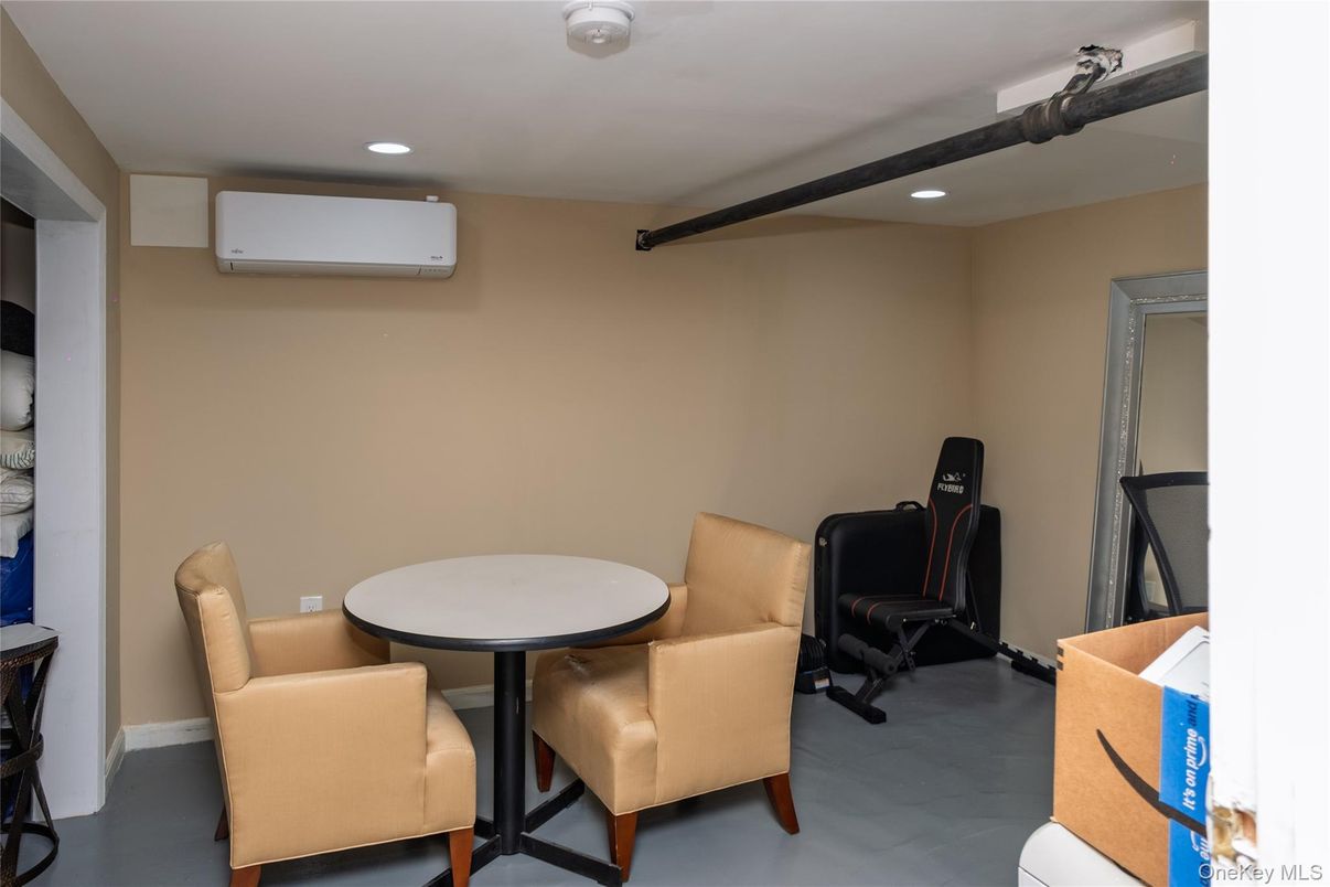 Dining room, Fitness Equipment, Interior, Recessed Lighting