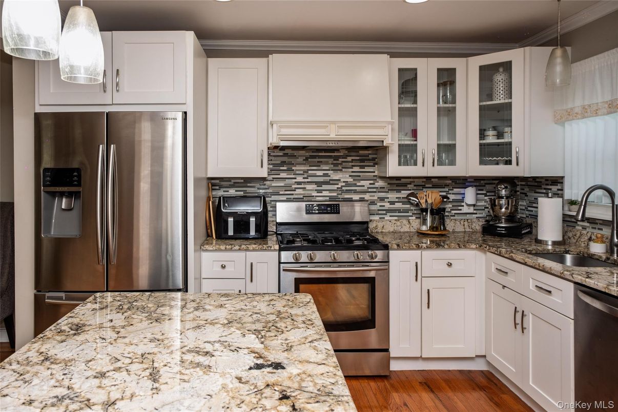 Interior, Kitchen, Pendant Lights, Stainless Steel Appliances, Wood Texture Flooring