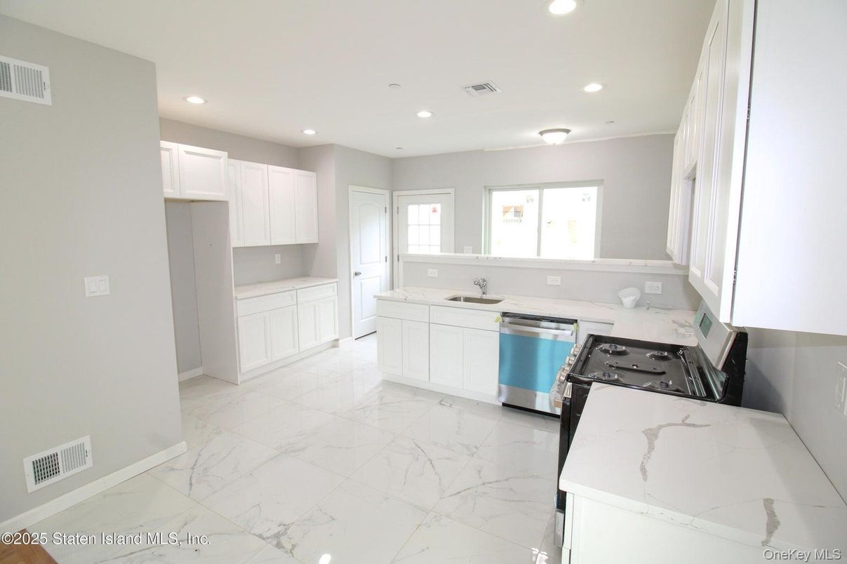Interior, Kitchen, Marble, Recessed Lighting