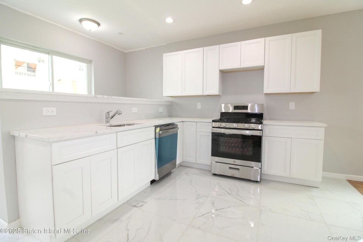 Interior, Kitchen, Marble, Recessed Lighting, Stainless Steel Appliances