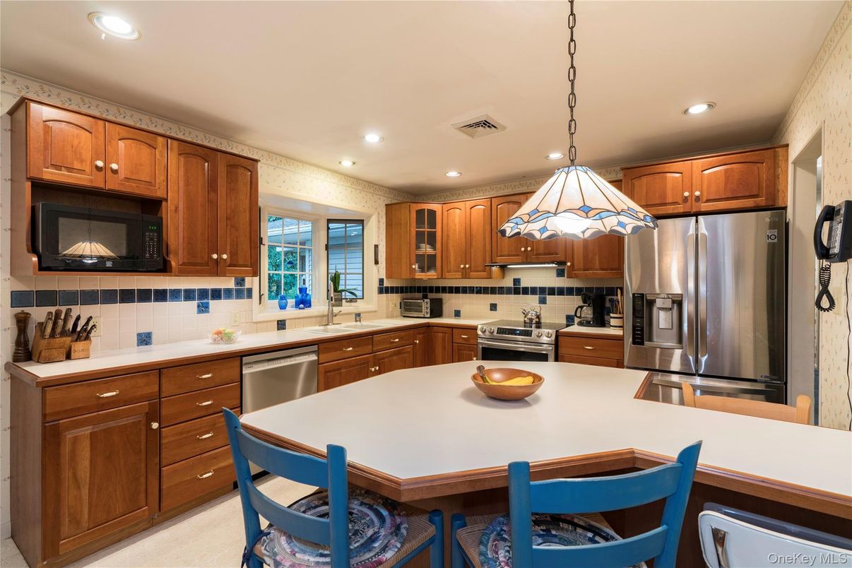 Interior, Kitchen, Pendant Lights, Recessed Lighting, Stainless Steel Appliances