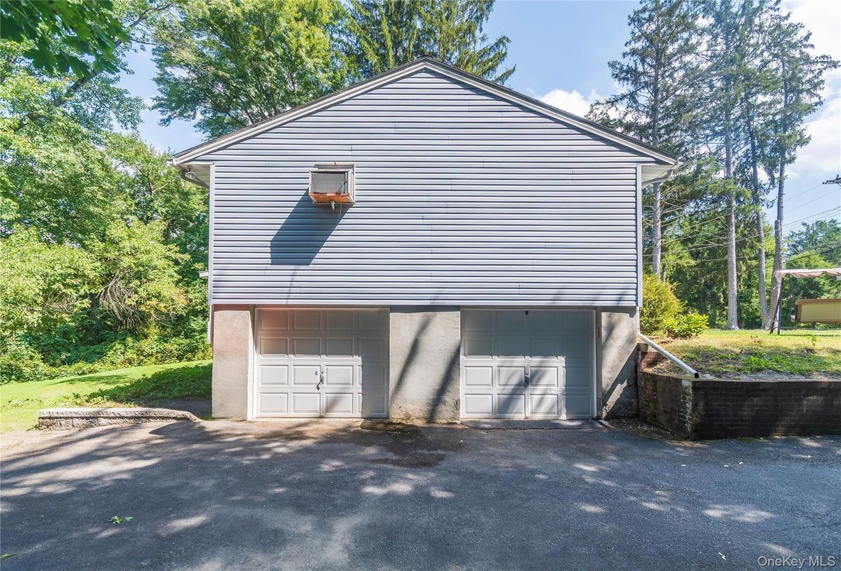 Detached Garage, Exterior