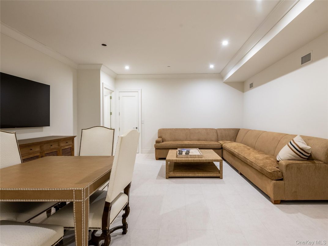 Dining room, Interior, Living room, Recessed Lighting