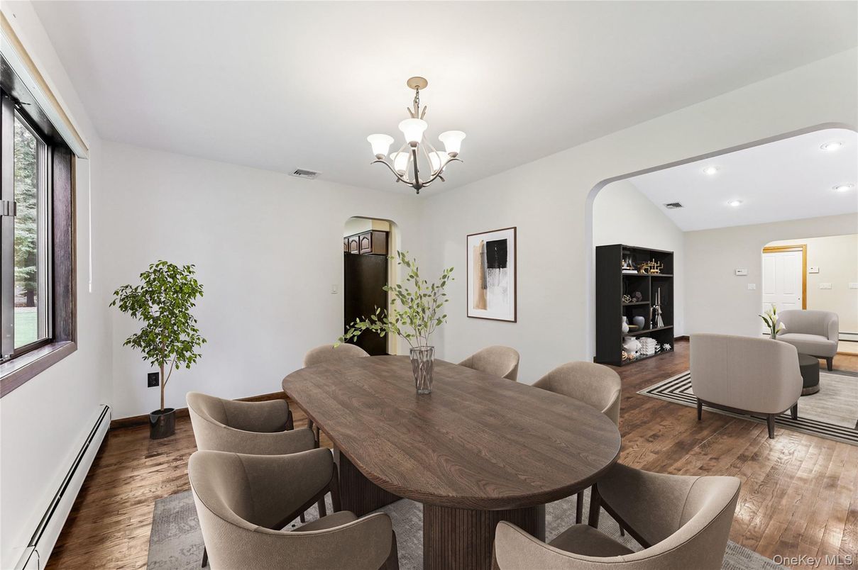 Chandelier, Dining room, Interior, Living room, Recessed Lighting, Wood Texture Flooring