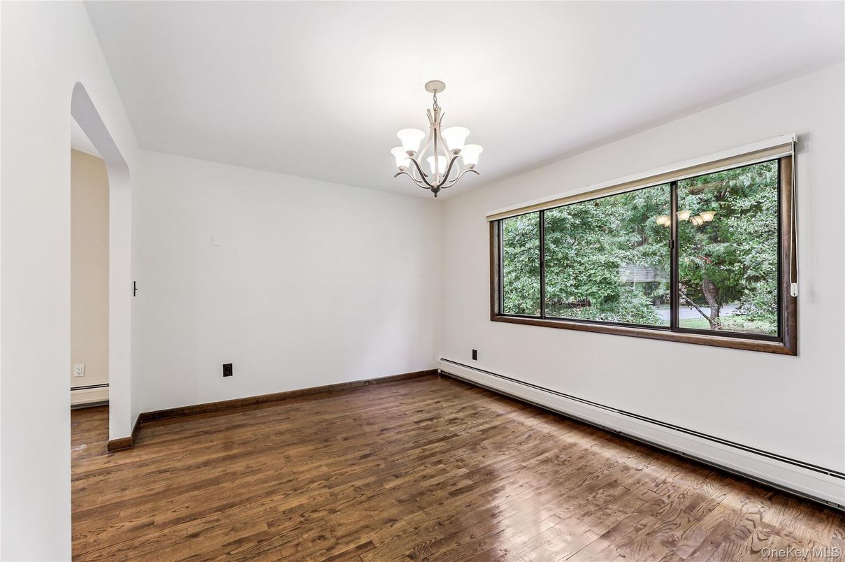 Chandelier, Empty room, Interior, Wood Texture Flooring
