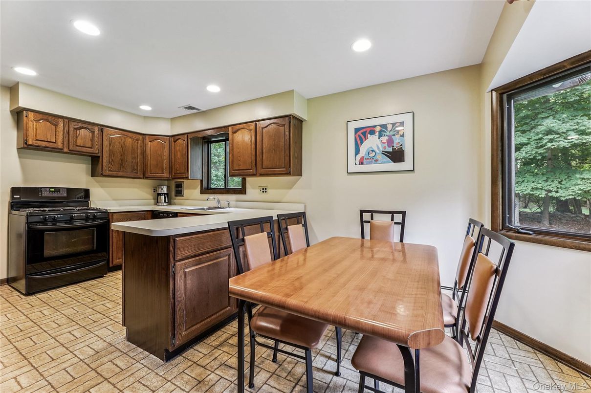 Dining room, Interior, Kitchen, Recessed Lighting