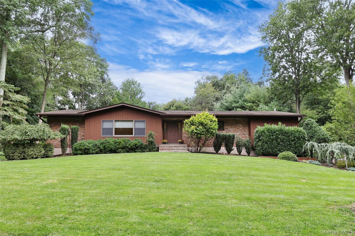 Backyard, Exterior, Facade, Brick Facade, Ranch