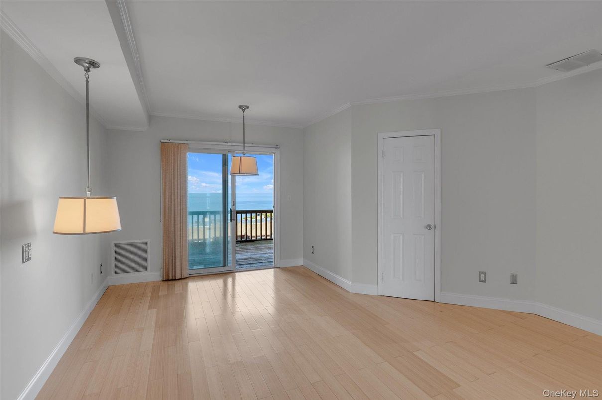 Empty room, Interior, Pendant Lights, Water, Wood Texture Flooring