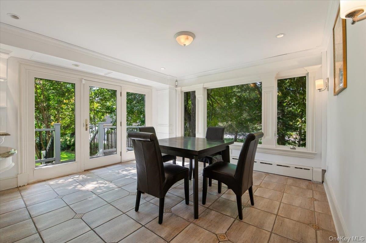 Dining room, Interior, Recessed Lighting